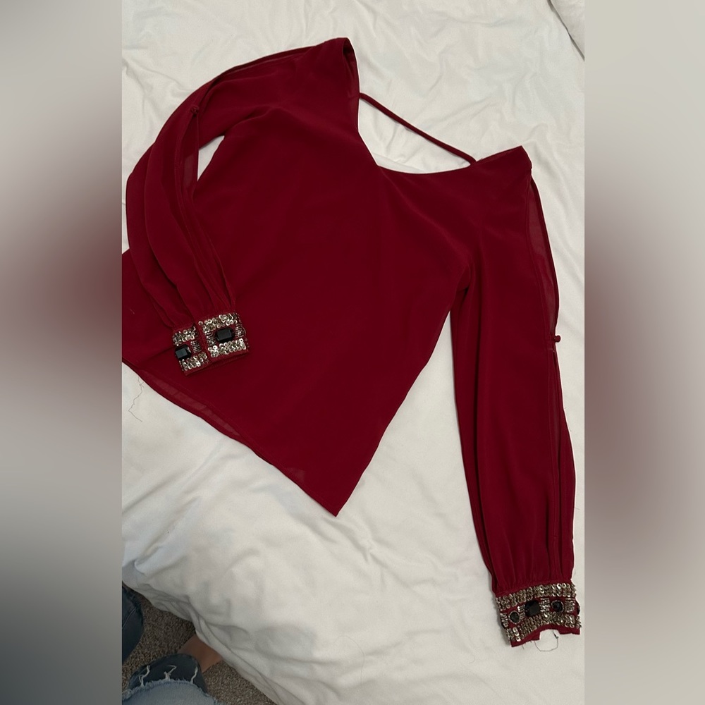 Women’s long sleeve and badazzled sleeves